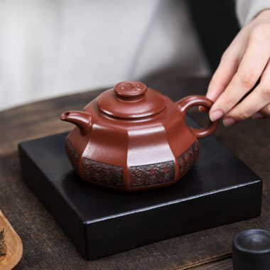 Full Handmade Yixing Zisha Teapot [Tai Chi] (Hong Pi Long – 330ml)