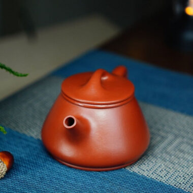 Full Handmade Yixing Zisha Teapot [Gao Shi Piao Pot] (Dahongpao – 200ml)