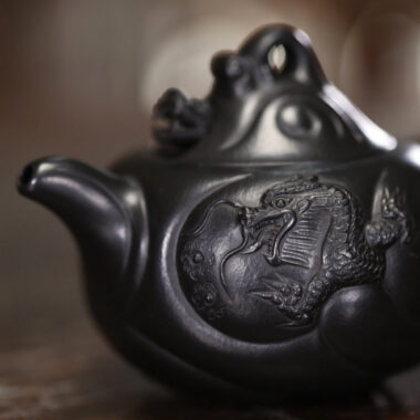 Full Handmade Yixing Zisha Teapot [Carp Dragon Pot] (Hei Ni – 170ml)