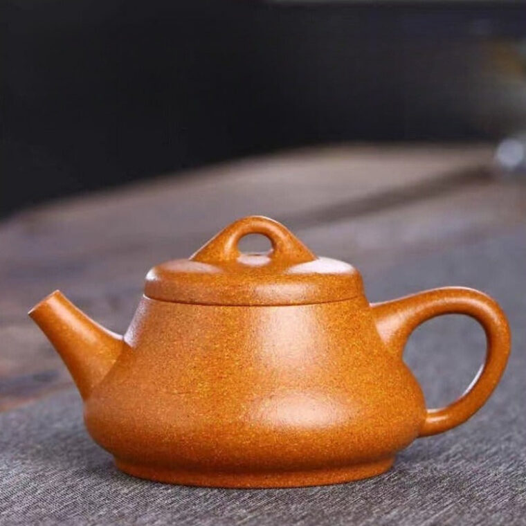 Full Handmade Yixing Zisha Teapot [Xin Piao Pot] (Wucai Lao Duan Ni – 200ml)