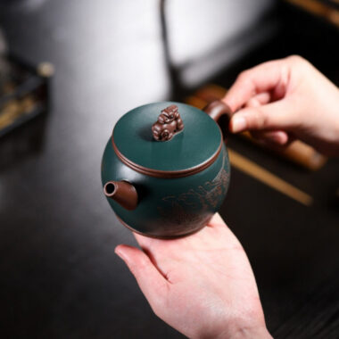 Yixing Zisha Teapot [Long Wa] (Zi Ni/Lu Ni – 280ml)