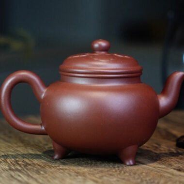 Full Handmade Yixing Zisha Teapot [Dabin Ruyi] (Di Cao Qing  – 200ml)