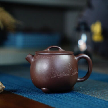 Full Handmade Yixing Zisha Teapot [Gao Shi Piao Pot] (Zi Ni – 200ml)