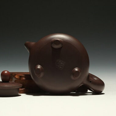Full Handmade Yixing Zisha Teapot [Squirrel Pot] (Lao Zi Ni – 120/150ml)