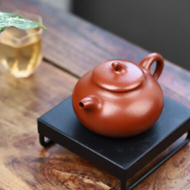 Full Handmade Yixing Zisha Teapot [Jia Duan Pot] (Dahongpao – 170ml)