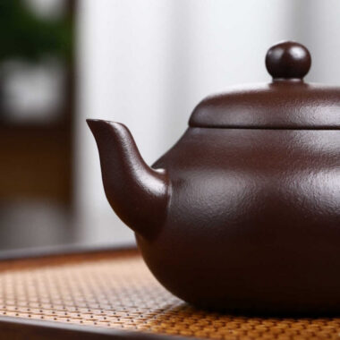 Full Handmade Yixing Zisha Teapot [Pear Pot] (Lao Zi Ni – 200ml)