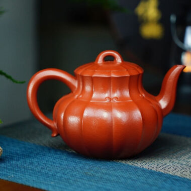 Full Handmade Yixing Zisha Teapot [Jinzun Pot] (Zhu Ni – 370ml)