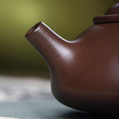 Full Handmade Yixing Zisha Teapot [Niu Gai Shi Piao Pot] (Lao Zi Ni – 260ml)
