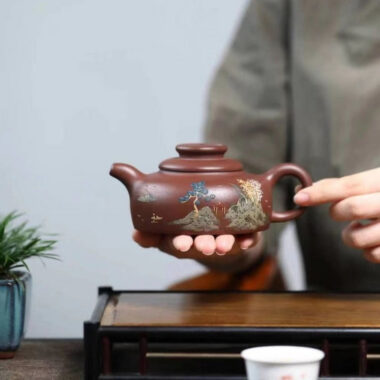 Yixing Zisha Teapot [Shanshui Han Jiang Julun] (Di Cao Qing – 250ml)