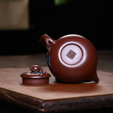 Full Handmade Yixing Zisha Teapot [Shou Tao Pot] (Di Cao Qing – 310ml)