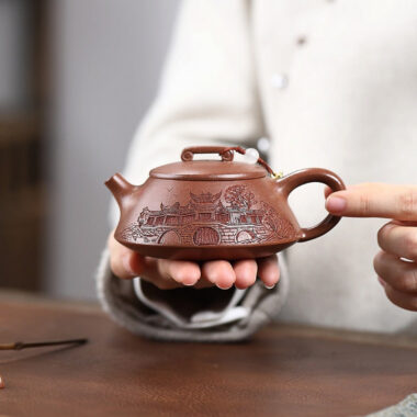 Yixing Zisha Teapot [Qiao Gai Na Piao] (Jiang Po Ni – 170ml)