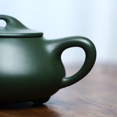 Full Handmade Yixing Zisha Teapot [Jingzhou Shi Piao Pot] (Lu Ni – 300ml)