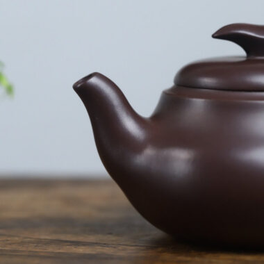 Full Handmade Yixing Zisha Teapot [Leap Pot] (Lao Zi Ni – 320ml)