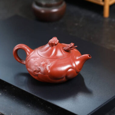 Full Handmade Yixing Zisha Teapot [Carp Dragon Pot] (Zhu Ni – 220/350ml)