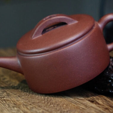 Full Handmade Yixing Zisha Teapot [Hanwa Pot] (Di Cao Qing – 180ml)