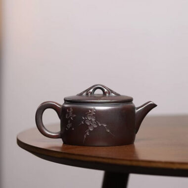 Yixing Zisha Teapot [Ruyi Hanwa] (High Temperature Zi Ni – 210ml)