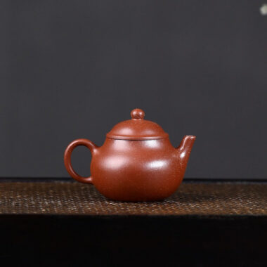 Yixing Zisha Teapot [Pear Pot] (Jiang Po Ni – 120ml)