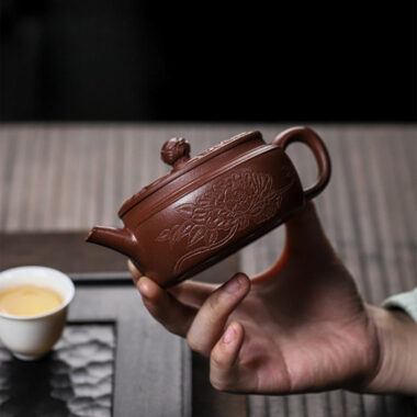 Full Handmade Yixing Zisha Teapot [Shengshi Huakui] (Zi Ni – 240ml)