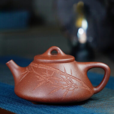 Full Handmade Yixing Zisha Teapot [Ziye Shi Piao Pot] (Jiang Po Ni – 310ml)
