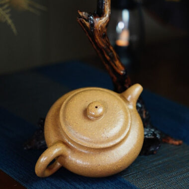 Full Handmade Yixing Zisha Teapot [Fanggu Pot] (Duan Ni – 260ml)