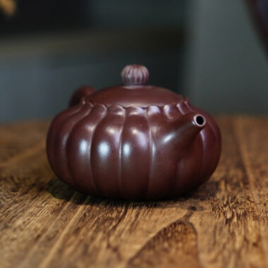 Full Handmade Yixing Zisha Teapot [Chrysanthemum Bud Pot] (Lao Zi Ni – 170ml)