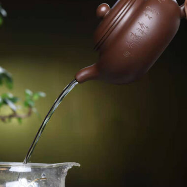 Full Handmade Yixing Zisha Teapot [Fanggu Pot] (Zi Ni – 310ml)