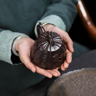 Full Handmade Yixing Zisha Teapot [Fanyin Shi Piao] (Lao Zi Ni – 380ml)