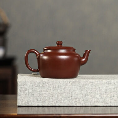 Full Handmade Yixing Zisha Teapot [Lianzi Pot] (Zi Zhu Ni – 190ml)