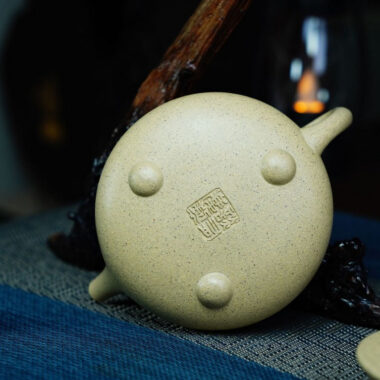 Full Handmade Yixing Zisha Teapot [Jingzhou Shi Piao Pot] (Benson Lu Ni – 200ml)