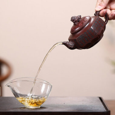 Yixing Zisha Teapot [Liufang Xiangrui] (Long Xue Sha – 240ml)