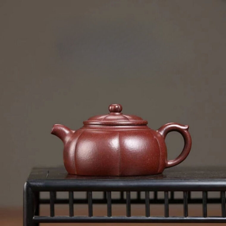 Yixing Zisha Teapot [Lotus Ban Piao] (Zi Ni – 170ml)