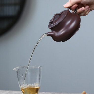 Full Handmade Yixing Zisha Teapot [Good Luck] (Lao Zi Ni – 320ml)