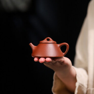 Yixing Zisha Teapot [Mini Ziye Shi Piao] (Di Cao Qing – 70ml)