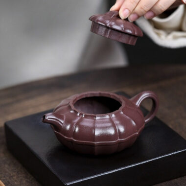 Full Handmade Yixing Zisha Teapot [Qing Yuan] (Zi Ni – 200ml)