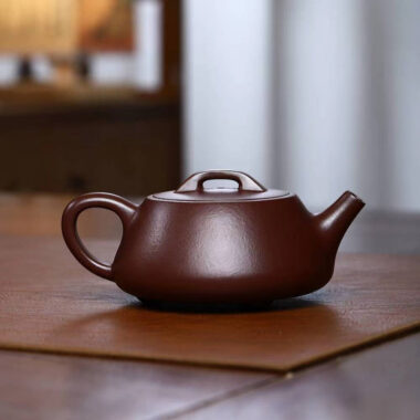 Full Handmade Yixing Zisha Teapot [Shi Piao Pot] (Zi Ni – 180ml)
