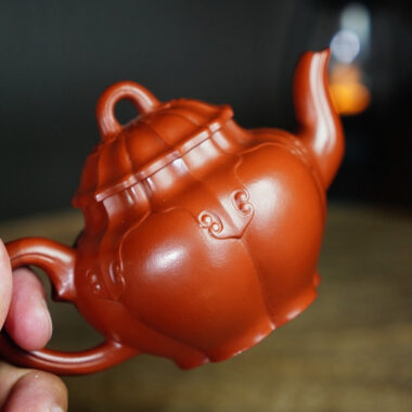 Full Handmade Yixing Zisha Teapot [Ruyi Gong Deng Pot] (Zhu Ni – 170ml)