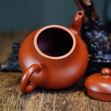 Full Handmade Yixing Zisha Teapot [Pear Pot] (Dahongpao – 170ml)