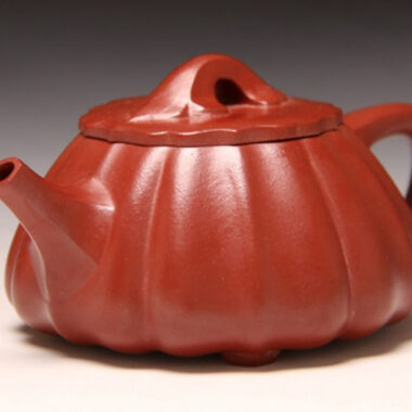 Full Handmade Yixing Zisha Teapot [Linghua Shi Piao Pot] (Dahongpao – 240ml)