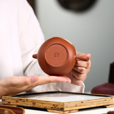 Yixing Zisha Teapot [Lotus Duo Zhi] (Hong Jiang Po Ni – 250ml)