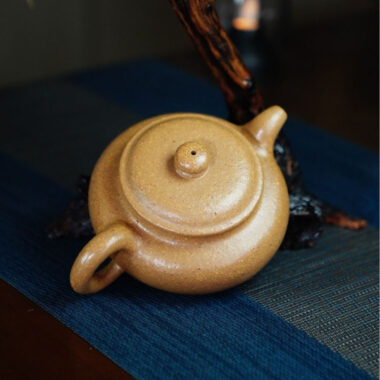 Full Handmade Yixing Zisha Teapot [Fanggu Pot] (Duan Ni – 260ml)