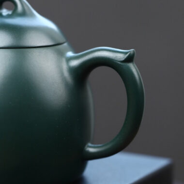 Full Handmade Yixing Zisha Teapot [Qin Quan Pot] (Lu Ni – 170ml)