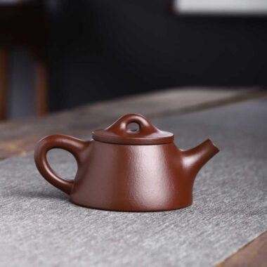 Full Handmade Yixing Zisha Teapot [Bawang Shi Piao Pot] (Zi Ni – 160ml)