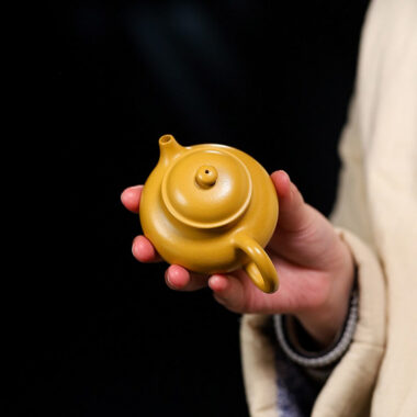 Yixing Zisha Teapot [Mini Rong Tian Pot] (Huangjin Zhn Ni – 120ml)