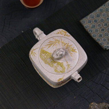 Full Handmade Yixing Zisha Teapot [Enjoy] (Bai Duan Ni – 280ml)