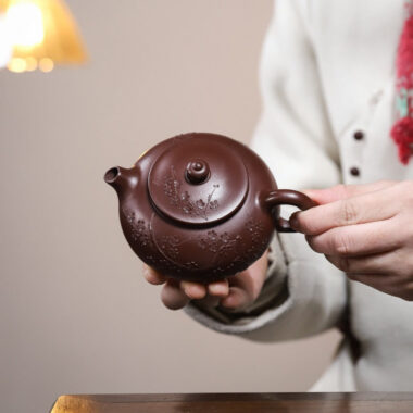 Yixing Zisha Teapot [Plum Blossom Han Jiang] (Zi Zhu Ni – 250ml)