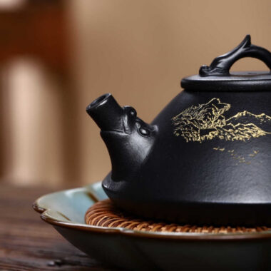 Full Handmade Yixing Zisha Teapot [Long Piao Pot] (Shi Huang – 200ml)