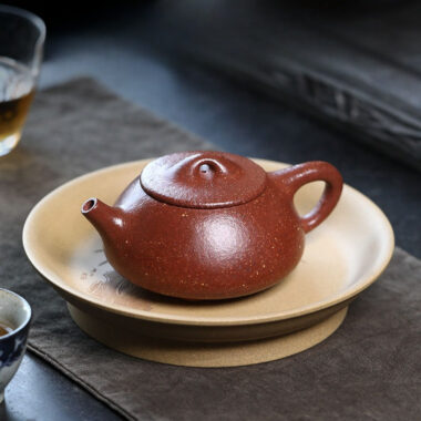 Full Handmade Yixing Zisha Teapot [Jingzhou Shi Piao] (Tao Hua Ni – 300ml)