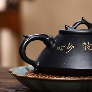 Full Handmade Yixing Zisha Teapot [Long Piao Pot] (Shi Huang – 200ml)