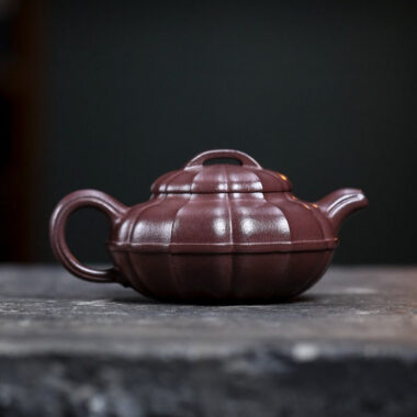 Full Handmade Yixing Zisha Teapot [Qing Yuan] (Zi Ni – 200ml)