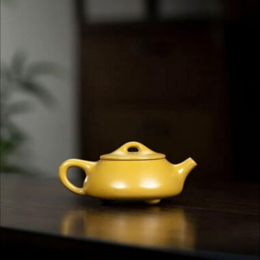 Yixing Zisha Teapot [Mini Jingzhou Shi Piao] (Huangjin Zhu Ni – 100ml)